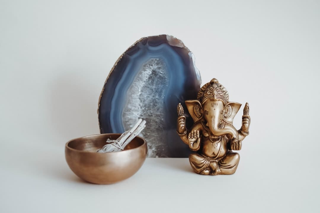 药企抢人规范“变天”！新人、老将齐遇冷，这类人成香饽饽！